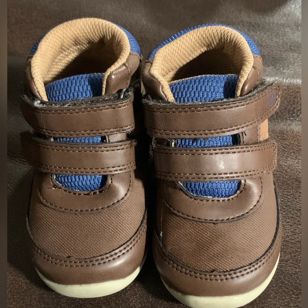 Boys brown boot - size 5 - Stride Rite